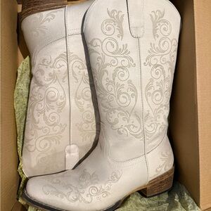 Roper Grey/White Embroidered Heeled Boots
